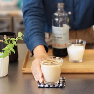 コーヒー　おすすめ　人気　デカフェ　オレ　ベース[加糖]　600ml×12本　カフェインレス　和泉市　辻本珈琲　自家焙煎(AH12-SJ)