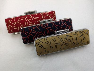 甲州印伝ケース付き　手彫り職人が彫った赤メノウ印鑑13.5mm[5839-2112]