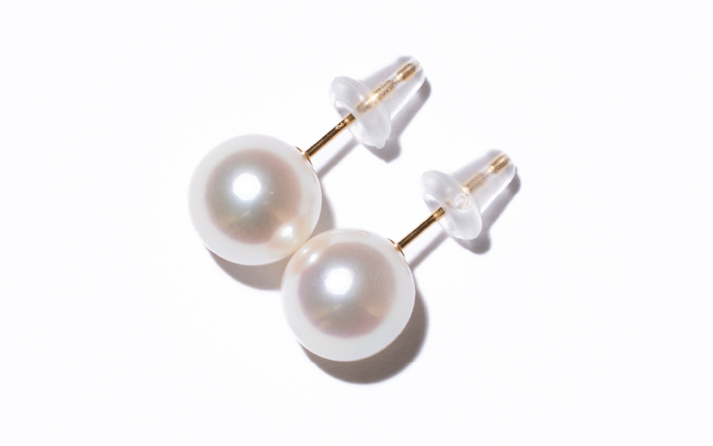 597 アコヤ真珠K18ピアス8.0mmup　18金 ゴールド ジュエリー 貴金属 パール 定番 フォーマル ギフト 贈り物 シンプル 冠婚葬祭 結婚式 入学式 卒業式 伊勢志摩