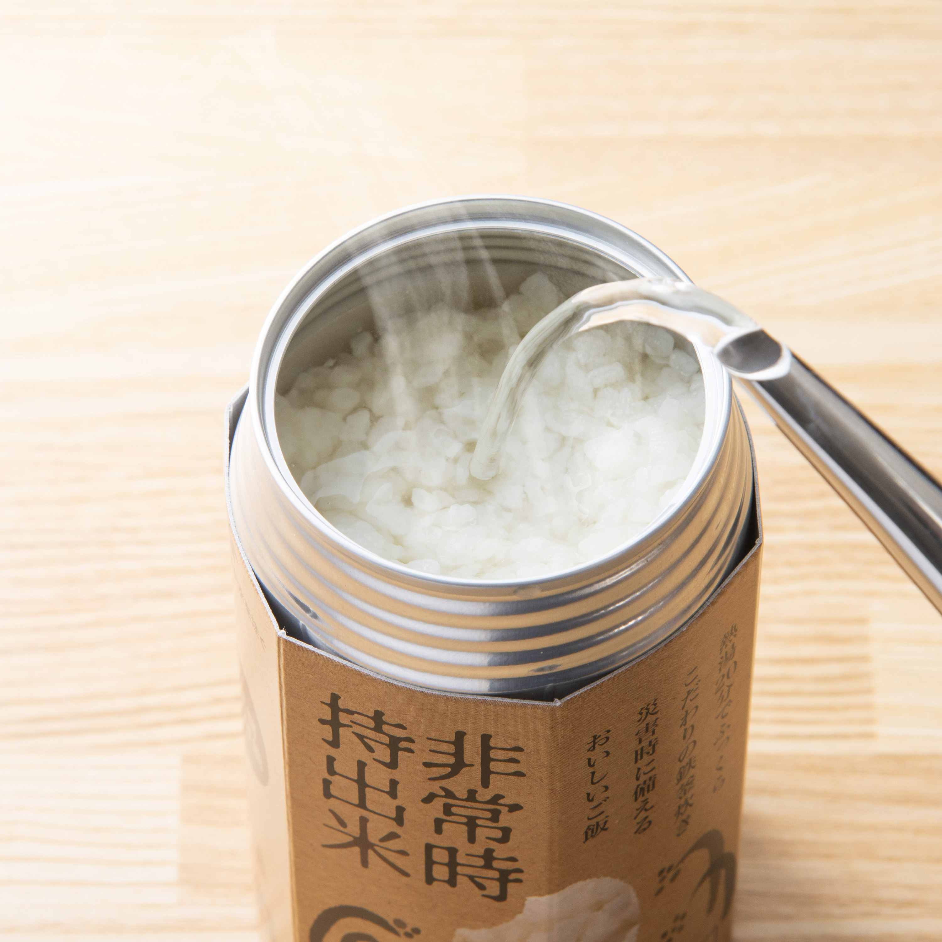 キャンプでも便利！ 長期保存 ！　非常時持出米6缶　わかめごはん（製造日から８年）　［災害　災害時米　防災　備蓄　備蓄米　非常　非常時　非常米　非常食　米　ごはん　ご飯　わかめ　一人暮らし　お湯　お湯