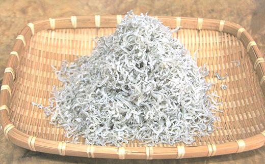 【 12回 定期便 】 土佐黒潮 ふんわり しらす 650g こだわり の ちりめんじゃこ 560g 【1カ月に1回交互にお届け】合計 7.26kg 冷凍 小分け 便利 無添加 無着色 国産 小魚 魚