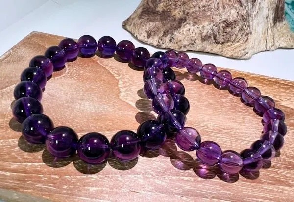 
                  アメジスト　8ｍｍ・10ｍｍ　ペアブレスレット
                