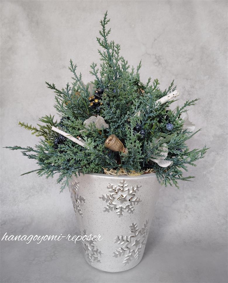 Xmas　高級感のある花器付きクリスマスツリー（036_5037）