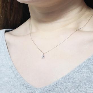 プラチナ　しずく取り巻きペンダント　0.10ct　　BQ83