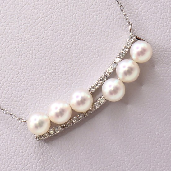 
                  2063 Pt　あこやベビーパール4.5～5.0㎜　ダイヤモンド0.14ct　スライドタイプネックレス
                