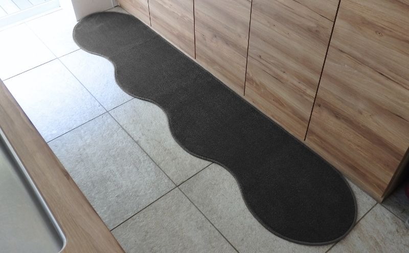diw0131 北欧風キッチンマット ラグマットタイプ 45×255cm ピーナッツ型 チャコール 抗菌防臭 SEK 織人しきもの屋工房