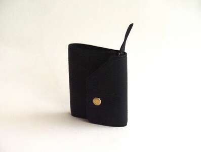 FACE-C（革のカシミヤ 郡上市産明宝鹿革三つ折り財布）ブラック