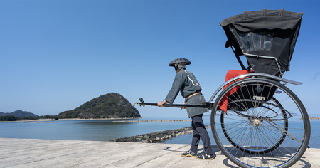 萩を人力車で駆け抜ける“幕末志士が好んだ松陰門下ランチ”と武家屋敷でのブレンドコーヒー満喫体験型ツアー返礼品2名様分｜HGH00048