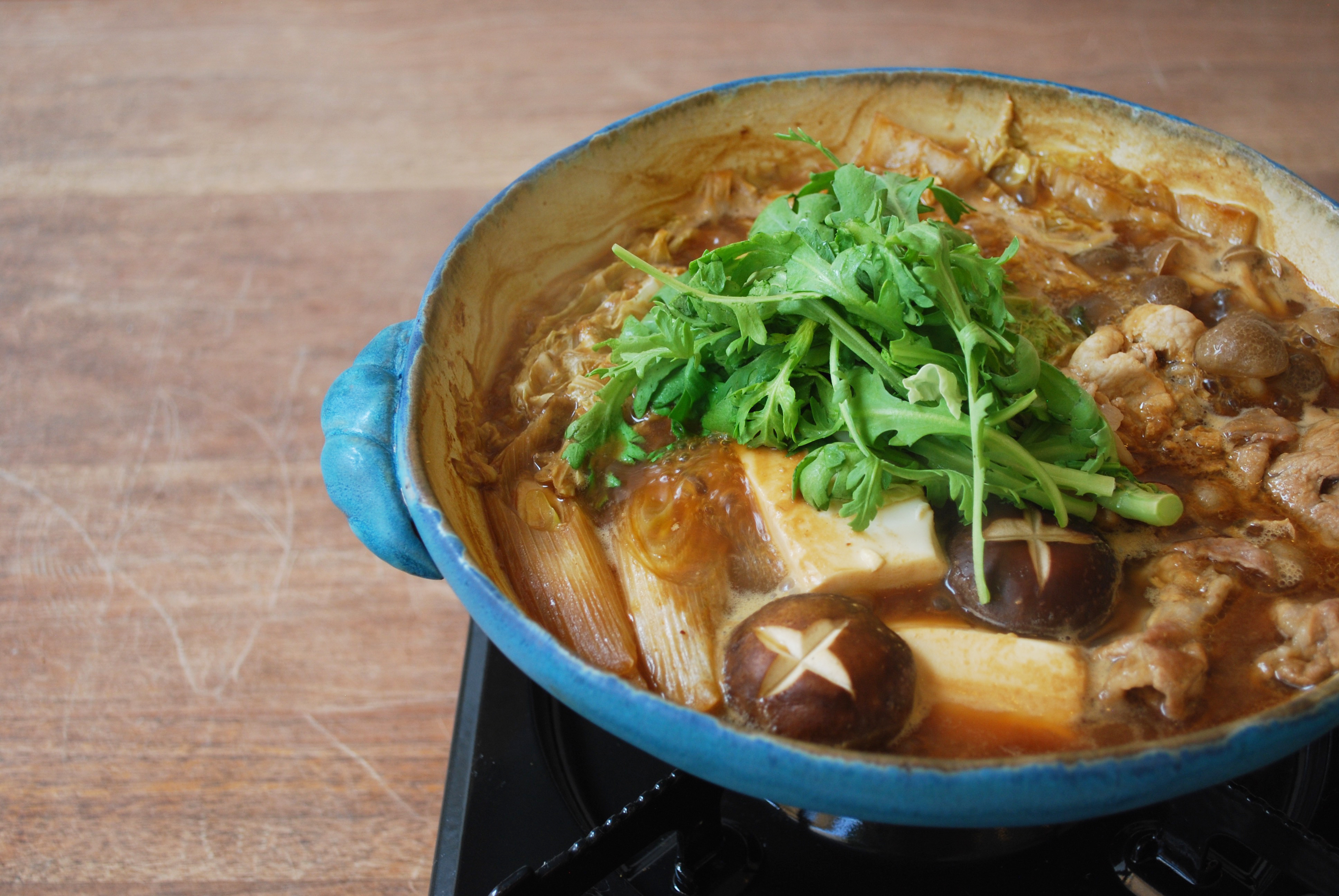 赤だしみそは、ぼたん鍋、こんにゃくや魚や肉のソテー、豆腐の田楽などにも。