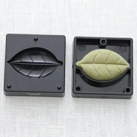 【手作り和菓子シリーズ】●練りきり型（へら付）：木の葉シリーズ● プラスチック製 和菓子 調理 料理 製菓 キッチン 調理器具 和菓子 お菓子 抜き型 押し型 型抜き ねりきり 押し寿司 千葉真知子先生監修〈スケーター株式会社〉  8-051