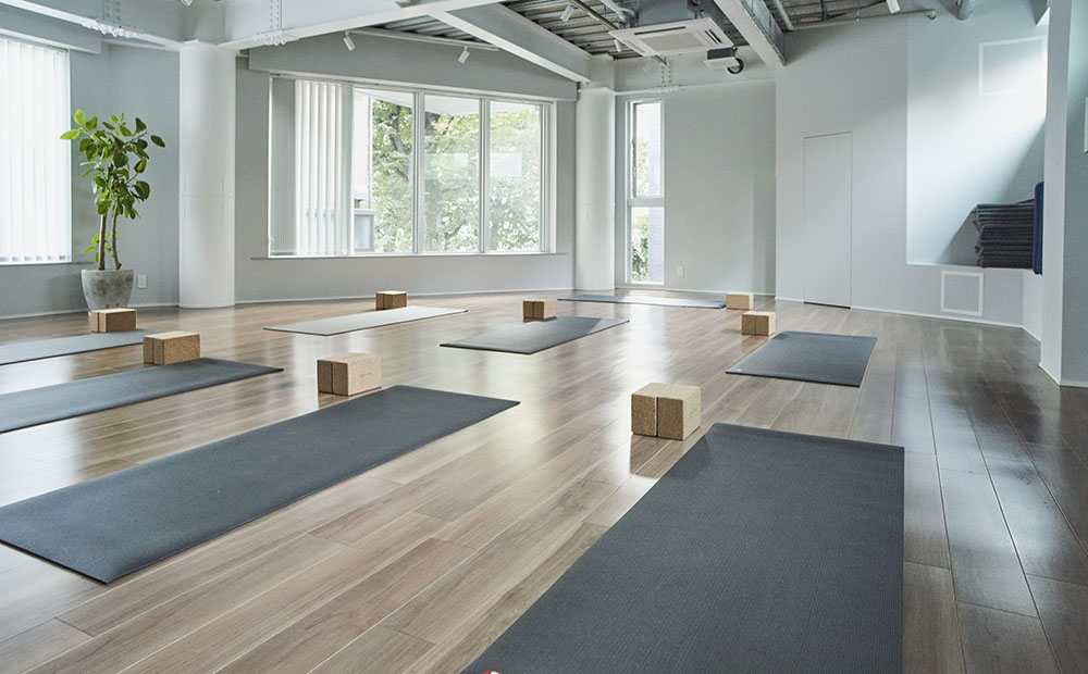 MINT MAT Yoga Studio ヨガグループクラス５回券 【155001】 ヨガ グループレッスン チケット アロマヨガ 英語ヨガ
