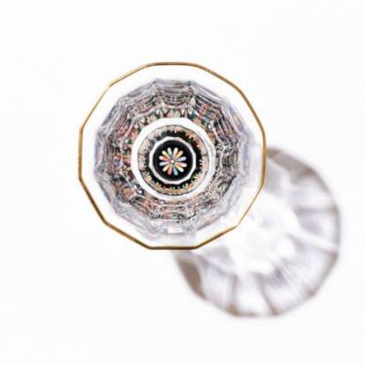 【ふるさと納税】金杯（万華鏡）花火（貝入）黒　 酒器 工芸品 ガラス 高岡漆器 あわび貝 漆 螺鈿ガラス 持ちやすく シンプル 神秘的 輝き きれい おしゃれ 万華鏡 神秘的 輝き