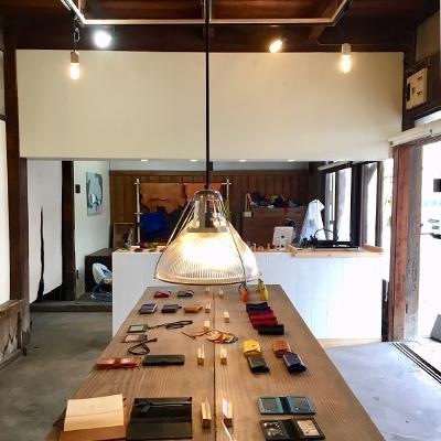 ふるさと納税 対馬市 対馬のイノシシ革　選べる名刺入れ　こげ茶色 |  | 03