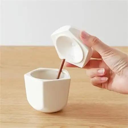 りんごの形のシュガーポット pomme 白　【ttyokzk ceramic design】_雑貨・日用品  キッチン用品 _【1096307】