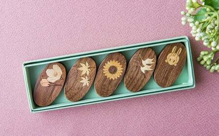 木象嵌 箸置きセット 岩手県 北上市 夢工房 E0302 木目 ウォールナット 無垢材 お土産 お祝い 出産祝い 結婚祝い 誕生日 プレゼント 就職祝い 還暦祝い 成人祝い 記念日