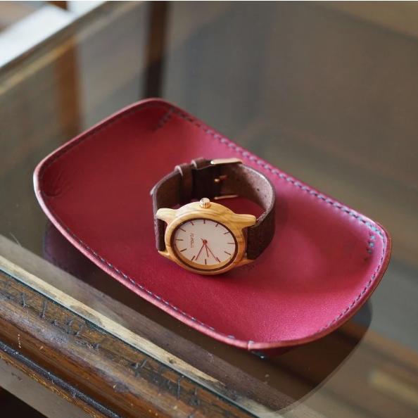 ふるさと納税 八幡市 革マネートレー ブラック アクセサリーや小物入れ、プレゼントやギフトにも。手作り本革レザー 受注生産 |  | 01