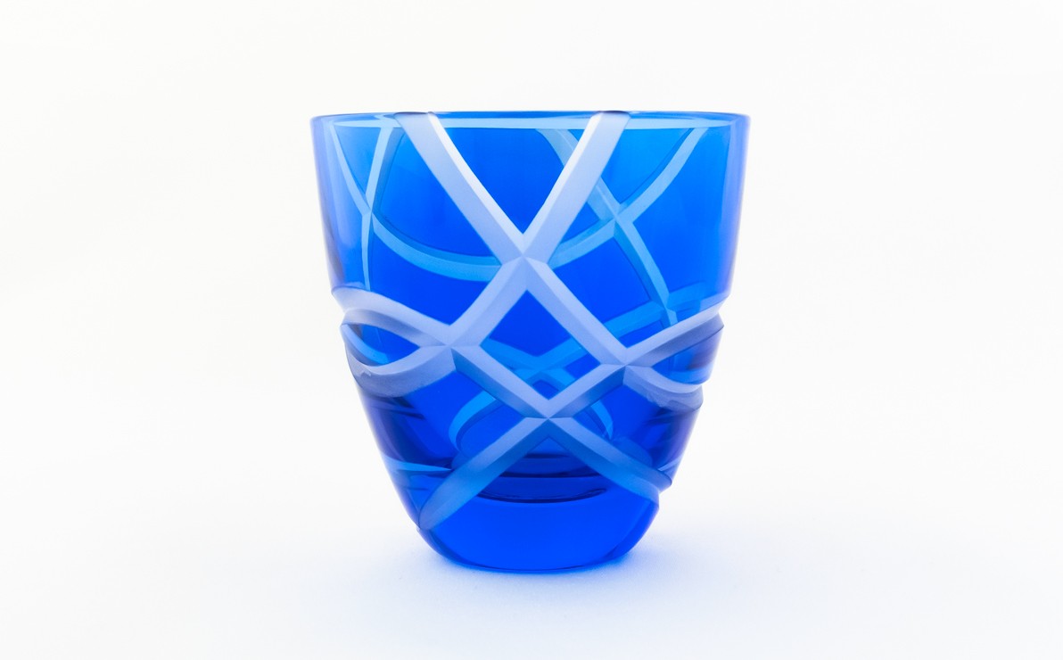 
                  浅草切子 KANA KURITA「ぐい呑み 結 青藍」木箱入り| 切子 花切子 切子ガラス ガラス工芸 グラス ガラス コップ 手作り ぐい呑み 家飲み 酒器 ハンドメイド 手作り ギフト 贈答 プレゼント
                