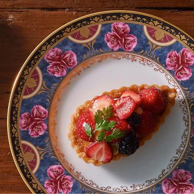 ふるさと納税 伊万里市 オマージュコレクション 19cmプレート(色絵薔薇文) H-769J/T2411 (伊万里市) |  | 02