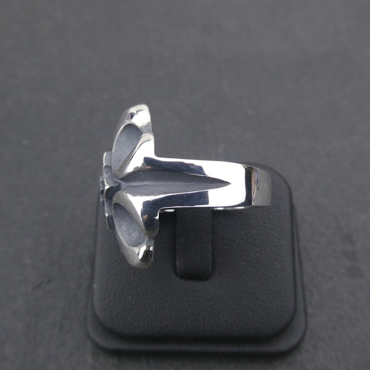 Gothic cross ring