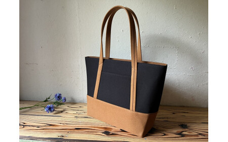 【2026年6月上旬発送開始】【 AKIRA オリジナル】【 マツコの知らない世界 で紹介されました！】職人手作り 大きなトートバッグ レディスショルダータイプ 黒×茶色帆布 A4対応 大きい 大容量