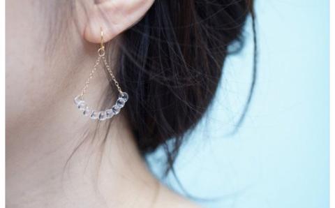 HARIO ピアス「アール」シリーズ［HAW-R-002］_BD15｜耐熱 ガラス アクセサリー ハリオ ランプワークファクトリー 職人 繊細 フォーマル カジュアル きれいめ おしゃれ 20代 30