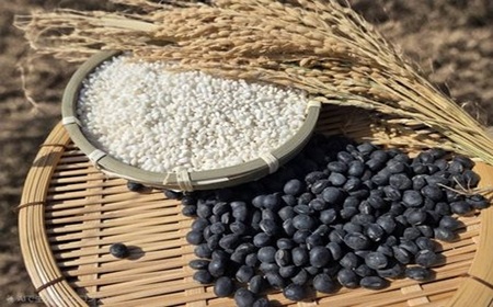 【期間限定】【12/20入金分まで年内配送!】黒豆ともち米 神郡宗像の縁起物【みきふぁーむ】_HA1680