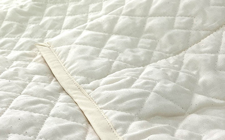 コットン大好き　丸洗いOK　肌掛けキルトケット（綿100％）シングル　生成り　RK-1