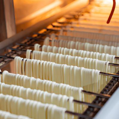 ふるさと納税 与那原町 【昭和22年創業 沖縄そばの老舗 アワセそば】沖縄ソーキそば 生麺 2食セット |  | 03