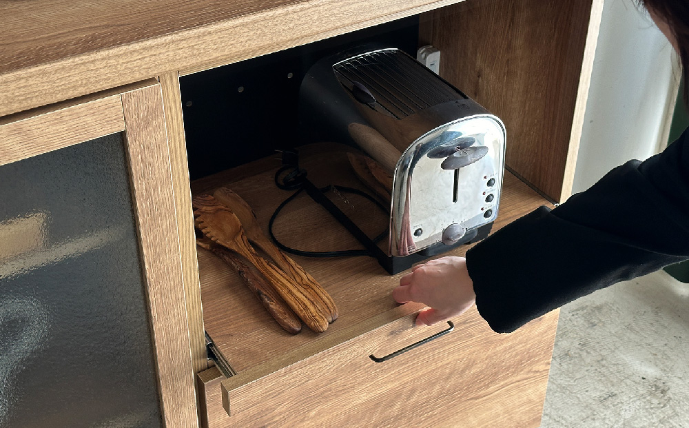 【東馬家具】TMフォカス 120OP収納+ガラス扉+オープン引出+脚2セット【収納棚 シャビー調 木目 おしゃれ 飾り棚 完成品 脚・取っ手のみ取付】(H060630)