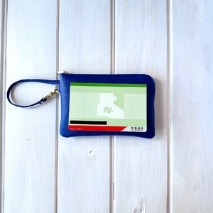 ストラップ付きポーチ