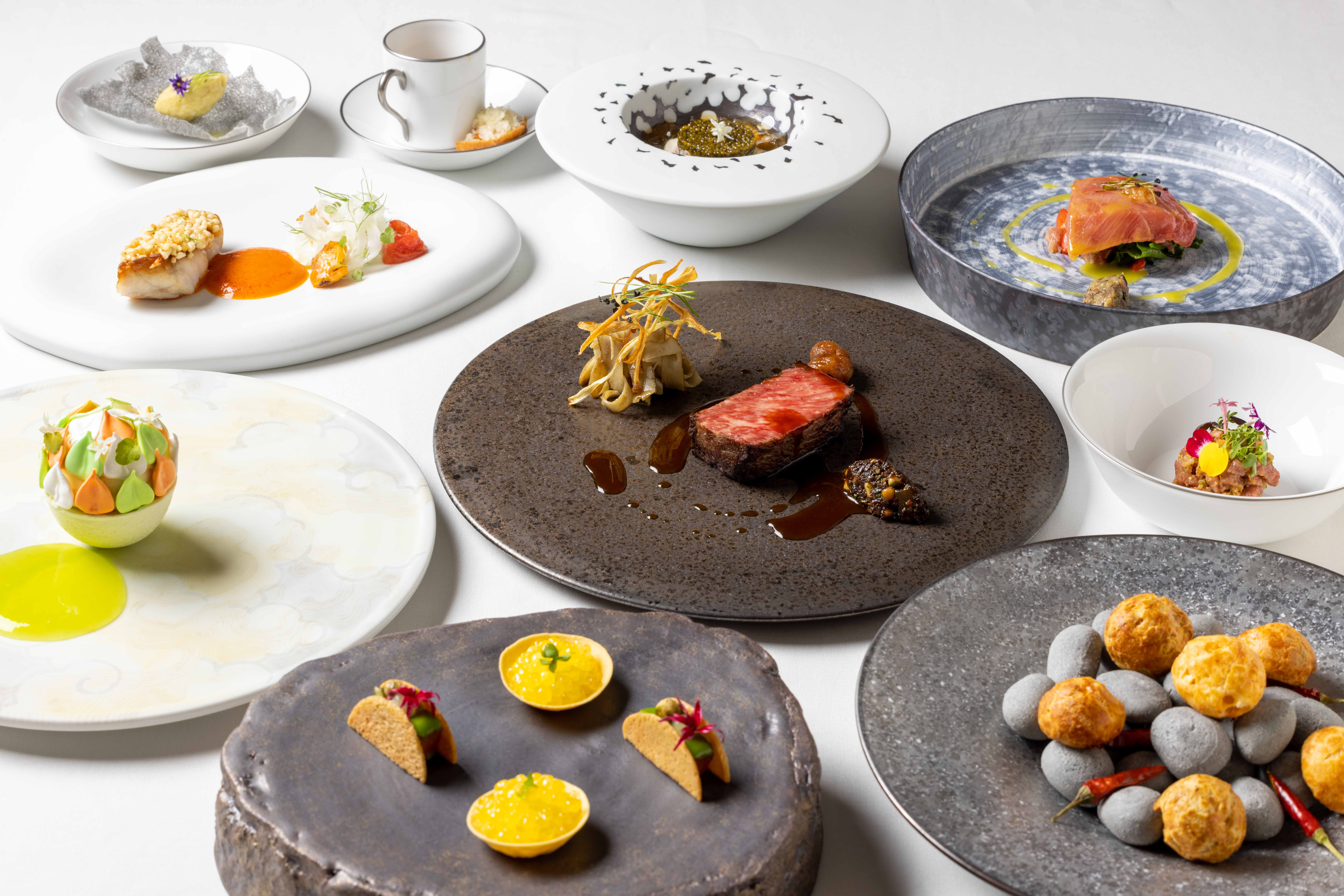 BELLUSTAR TOKYO, A Pan Pacific Hotel 　天空のレストラン「Restaurant Bellustar」ペアディナーコース（ワンドリンク付き）券