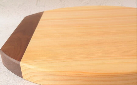 【反り止め付き】紀州ひのきの丸型まな板(27cm) 自立型　日田市 / 木の蔵 仙遊 カッティングボード 木製 包丁に優しい[ARFK007]