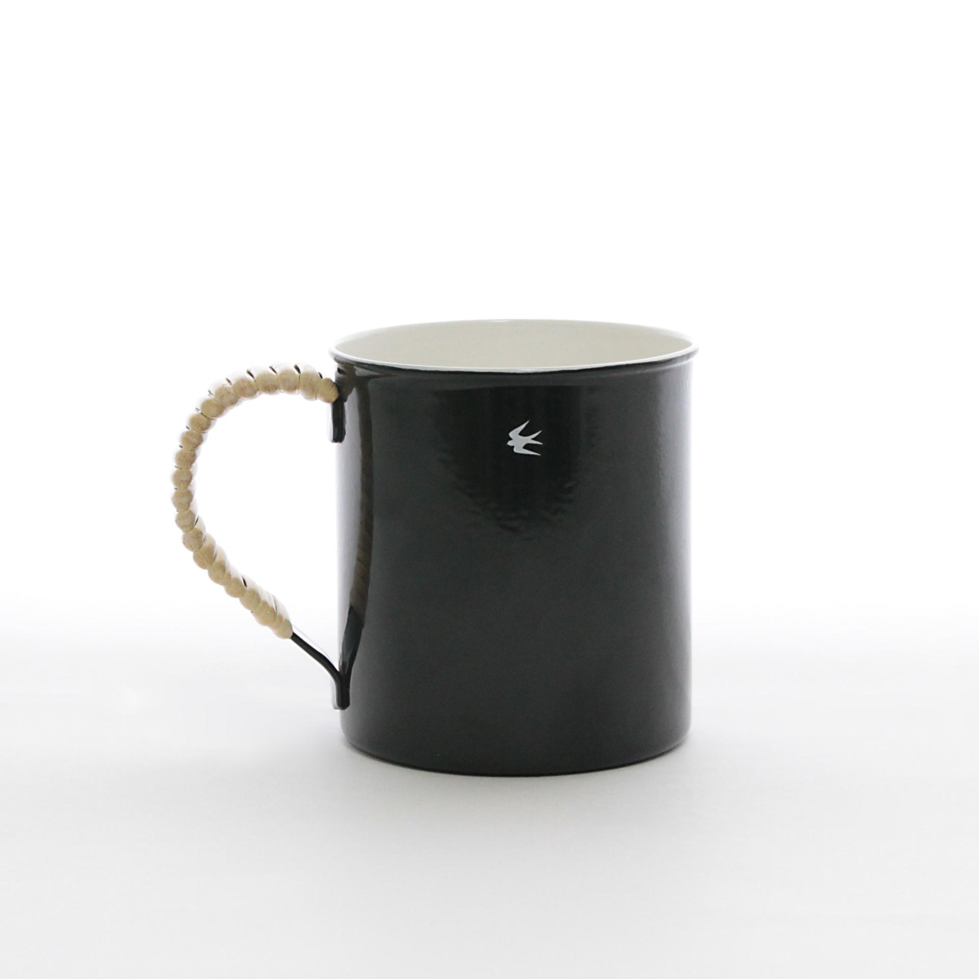 
                  グローカルスタンダードプロダクツ TSUBAME RATTAN Mug Lサイズ 400ml ブラック FC012029【 GLOCAL STANDARD PRODUCTS ツバメラタン マグカップ コップ タンブラー ステンレス 琺瑯 ホーロー 日本製 新潟県 燕市 燕三条 】
                