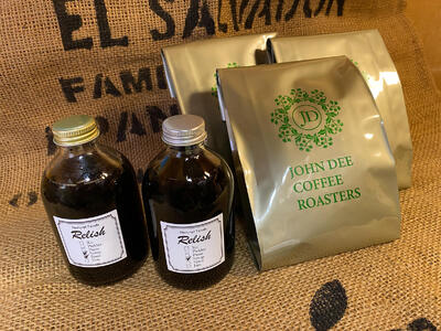 【出荷日焙煎確約】オリジナルコーヒーシロップ2種（各300g）と店主が飲んで欲しい旬のコーヒー3銘柄（各150g）　合計450g　中挽き（ペーパー用など）でお届け！ コーヒー豆