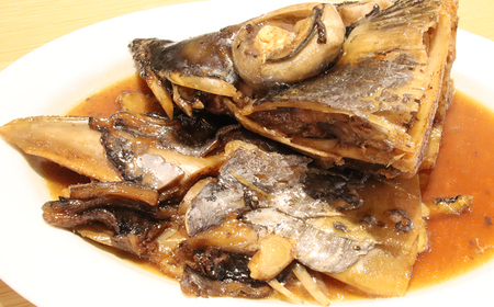 メバチマグロ兜 頭半割1個分（1kg） 1/2カット×1個 [0011-0014]