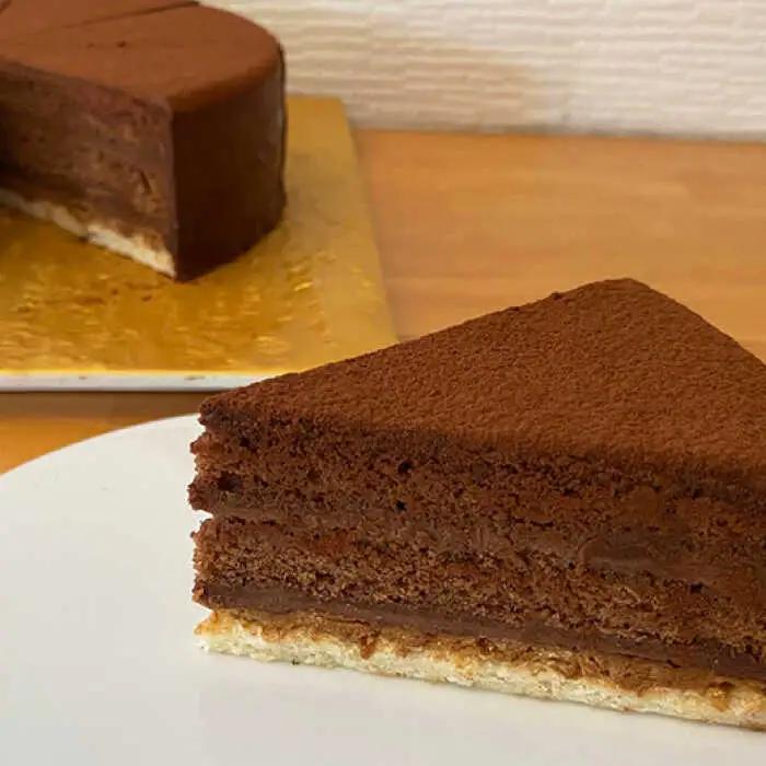 【濃厚】チョコレートケーキ「王様のケーキ」 直径18cm / スイーツ ちょこれーと ちょこ チョコケーキ ケーキ / 南島原市 / 吉田菓子店[SCT046]