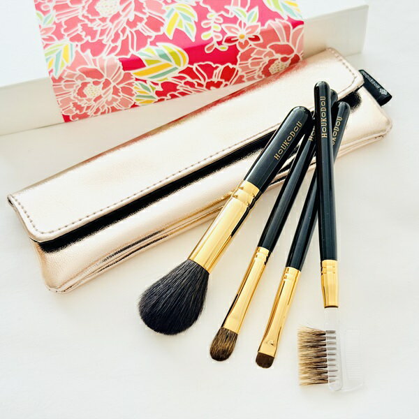 【ふるさと納税】熊野化粧筆 宙高級ブラシ4本セット＆ケース 熊野筆ほうこどう【メイクブラシ 化粧筆 ファンデーションブラシ アイシャドーブラシ 熊野筆 伝統工芸 職人技 高級筆 セット ケース ギフト 贈り物】