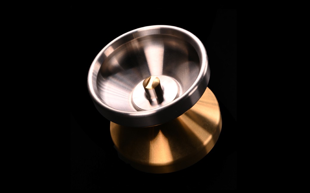 
                   At Design Lab ヨーヨー I TITANIUM【東京 渋谷 デザイナーズ ミニマル デザイン アートピース 玩具 おもちゃ】
                