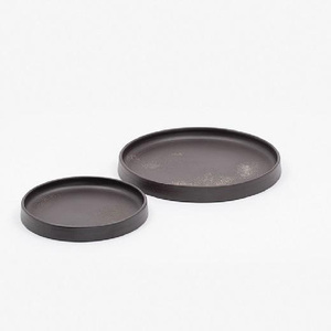 佳窯 切立丸盤セット（黒貝）Φ21cm、Φ15.0cm 常滑焼 陶器 食器 皿 丸皿 リバーシブル 電子レンジ可 食洗機使用可 2枚セット シンプル マット 贈り物 プレゼント 日本製 黒 ブラック 