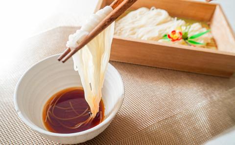 H-88 【明治2年創業 カネヰ醤油】風味醤油「うまみ」こいくち・うすくち各500ml×2本セット