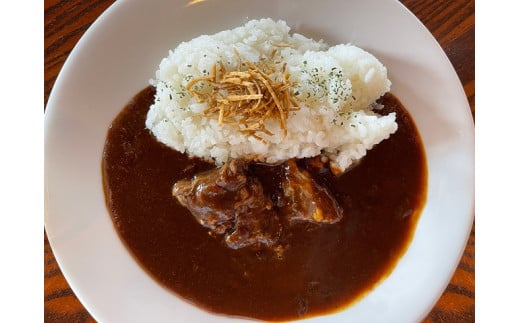 【11月配送】【「近江牛」お肉ごろごろカレー(230g×3) 】肉 牛肉 ブランド牛 三大和牛 和牛 黒毛和牛 近江牛 保存食 レトルト おかず お惣菜 滋賀県 竜王