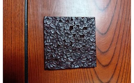 鎌倉彫 コースター 伝統工芸品 工芸品 伝統 彫刻 漆塗り 漆 雑貨 職人 漆器 食器 キッチン雑貨 茶器 贈り物 ギフト プレゼント お祝い 手作り ハンドメイド ティータイム 来客用 上品 和モダ