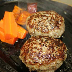 長崎和牛(A4～A5ランク使用)焼き目ハンバーグ(140g×2個)( 長崎和牛 ハンバーグ A4ランク以上 牛肉 豚肉 肉 冷凍 ボイル 個包装 おかず お弁当 人気 大人気 ）【A7-072】