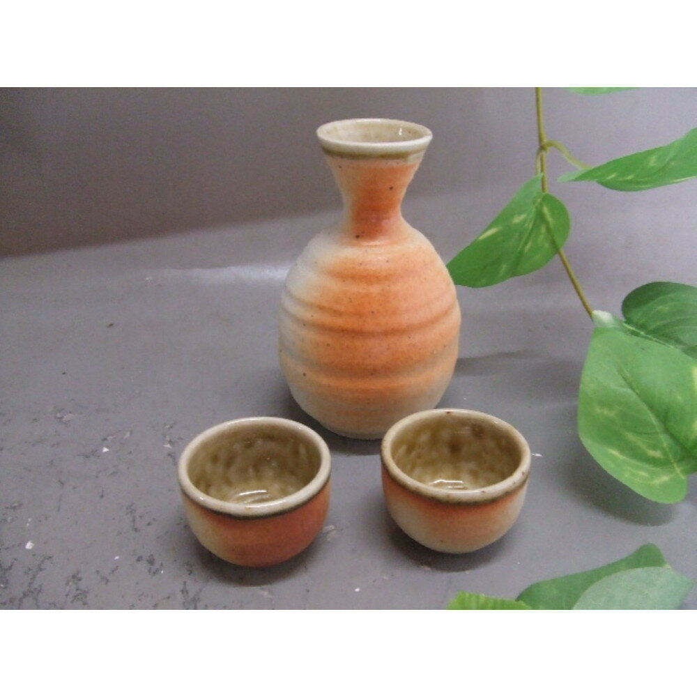 【ふるさと納税】【信楽焼】徳利＆ぐいのみ（緋色）　日本酒　nwu-026 | クラフト 民芸 人気 おすすめ 送料無料