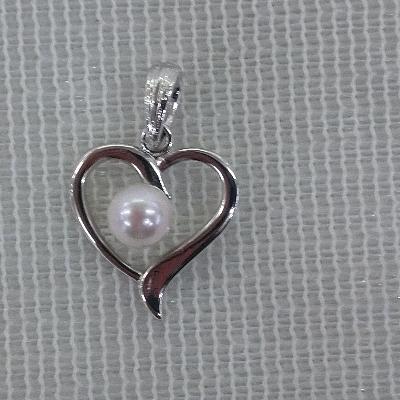 ふるさと納税 鳥羽市 伊勢志摩あこや本真珠ペンダント(ハート)  J-100(C)R5.5 |  | 02