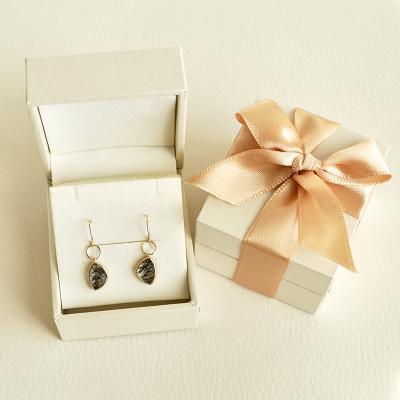 ふるさと納税 甲府市 【ジュエリー】K18 イエローゴールド ブラックルチルクォーツ ピアス 保証書付 SIA-3455 |  | 03