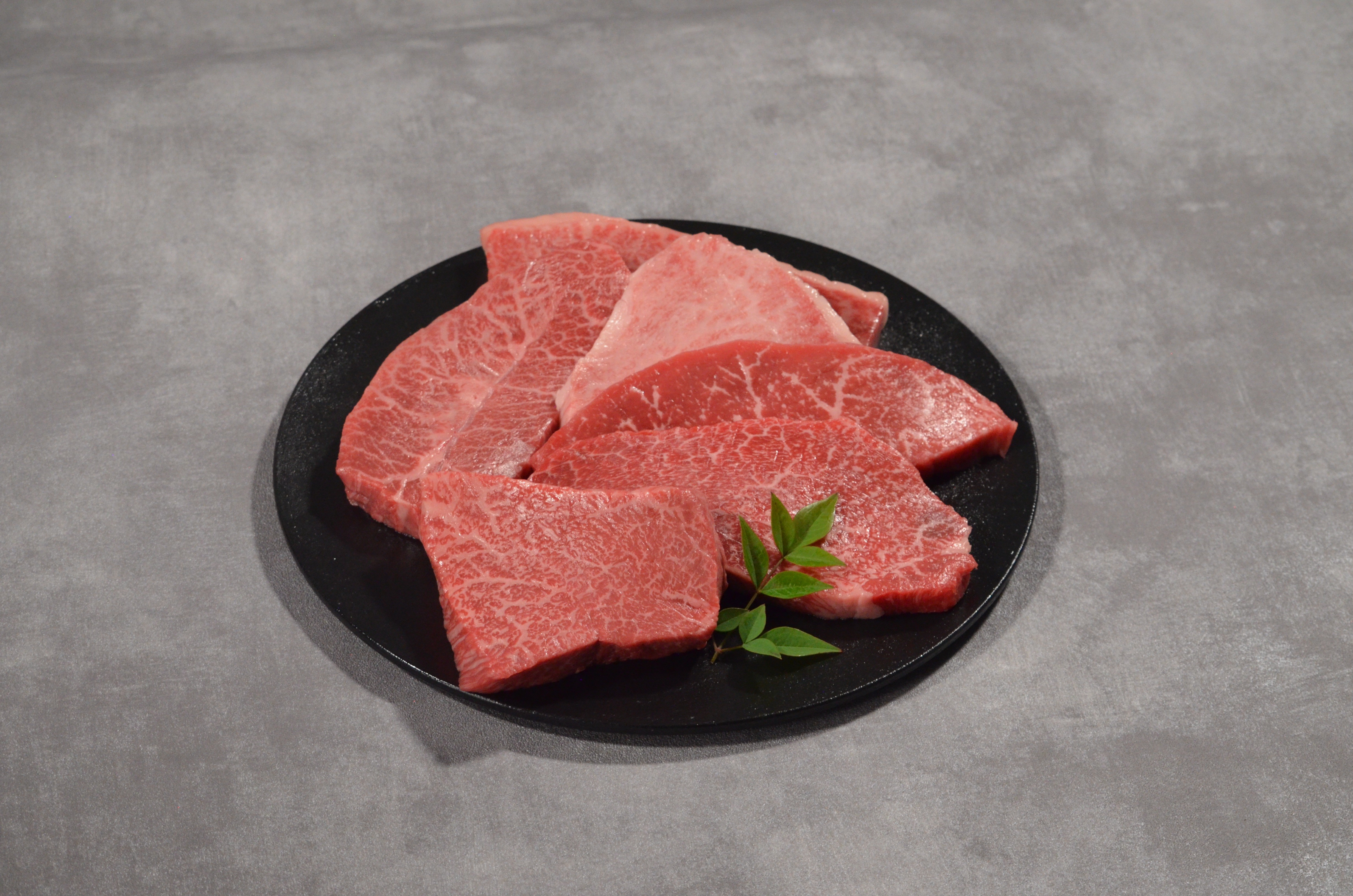 
                  鳥取和牛 希少部位 ミニ ステーキ 300g - 500g
                