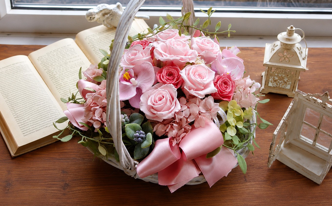 
                  プリンセスピンクのローズバスケット ～Sweet Blosssom～｜プリザーブドフラワー 祝花 ピンクローズ ローズ バラ 胡蝶蘭 フラワーバスケット バスケットアレンジ 花 フラワーアレンジメント フラワーギフト ギフト 贈り物 誕生日 記念日 開店祝い 新築祝い インテリア 手作り 長野県 松川村
                