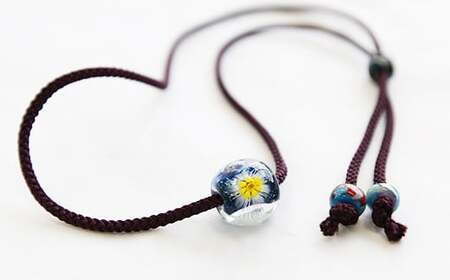 【 南部花とんぼ玉 】 ひも付き （ 宙花 ）／ とんぼ玉 アクセサリー ネックレス 一つだけ オンリーワン 蜻蛉玉 ガラス細工 工芸品 和装 プレゼント ギフト 贈り物 誕生日 和服 かわいい 可愛