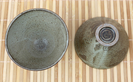 【仁 陶器工房】さんかく鉢（大）ペア やちむん ヤチムン 陶器 手作り 小鉢 鉢 三角鉢 2個 セット 器 焼物 伝統 工芸 食器 うつわ シンプル 毎日使い 普段使い 沖縄 北中城